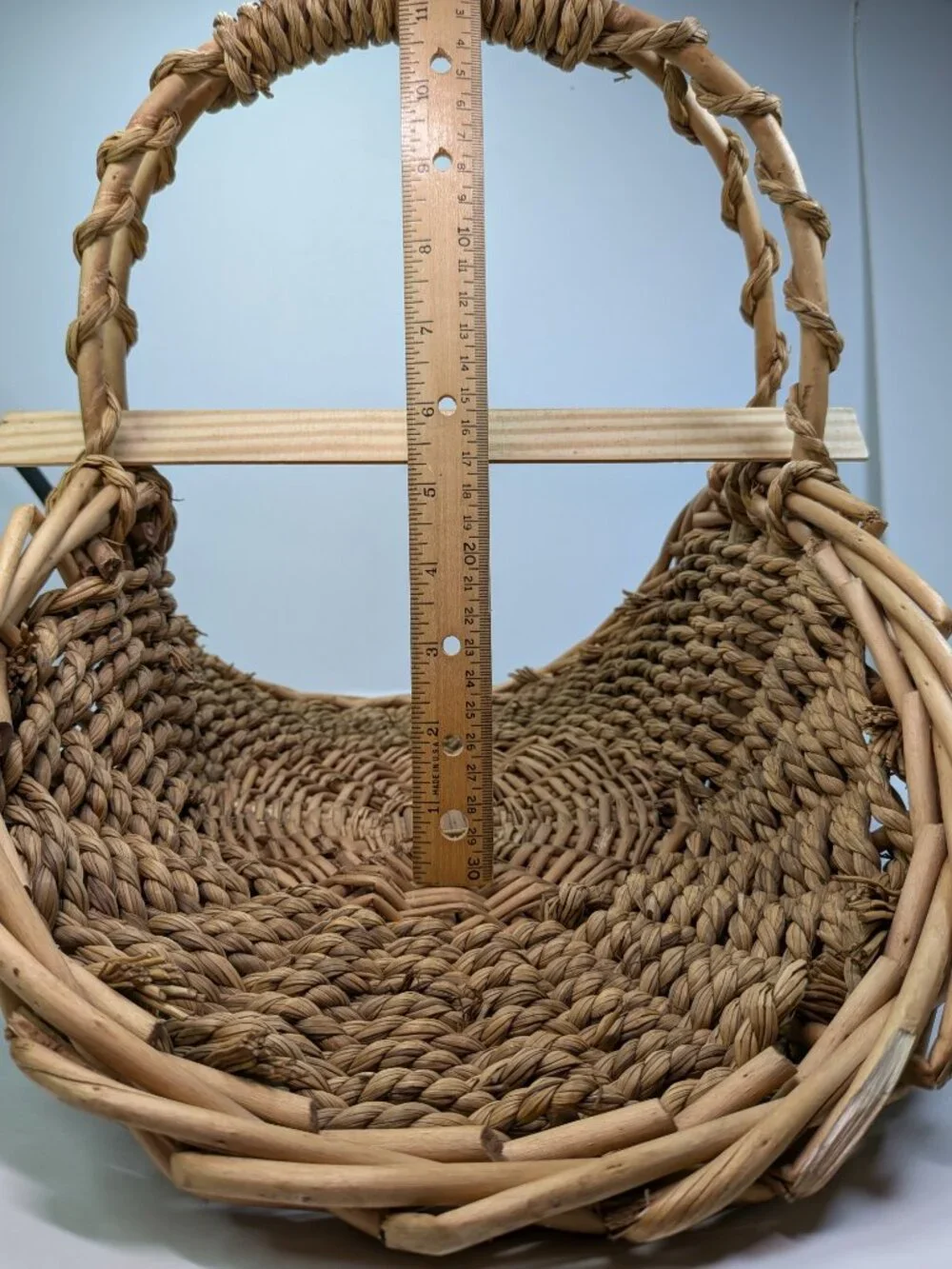 Vintage Woven Seagrass Reed Scoop Basket Braided Handle Rustic Cottagecore Heart